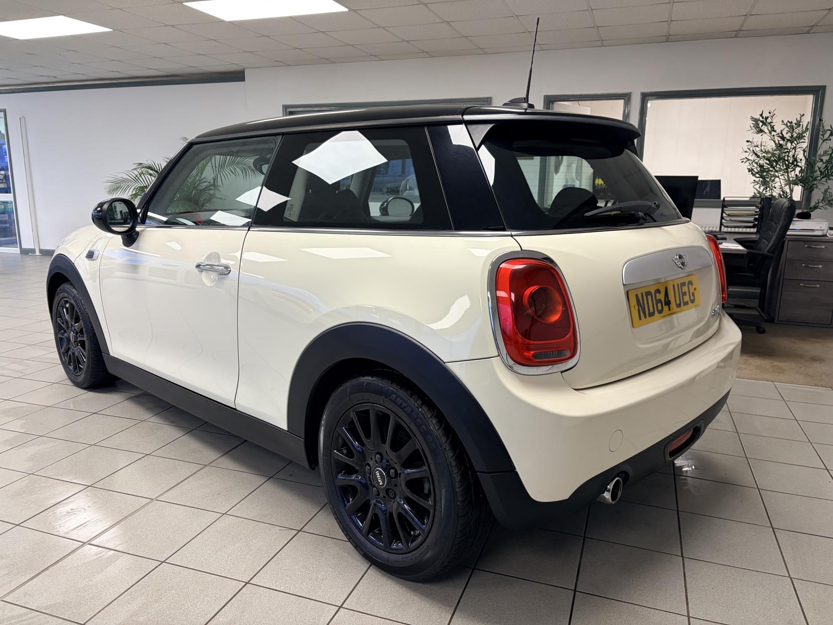 MINI Hatch 1.5 Cooper D Hatchback 3dr Diesel Manual Euro 6 (s/s) (116 ps)