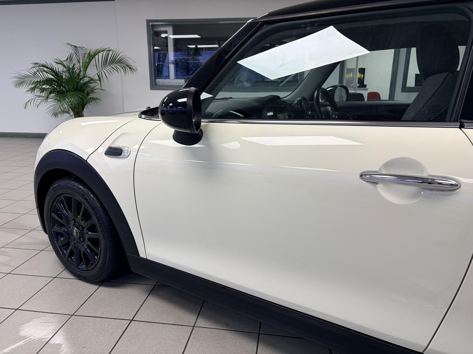 MINI Hatch 1.5 Cooper D Hatchback 3dr Diesel Manual Euro 6 (s/s) (116 ps)