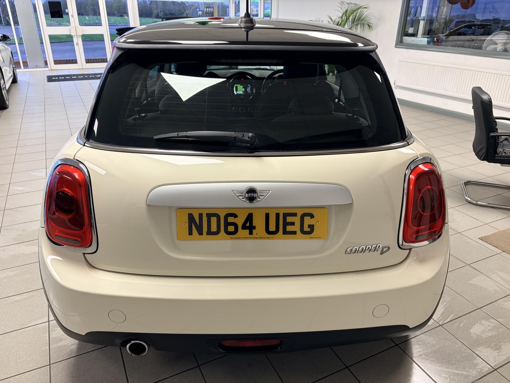 MINI Hatch 1.5 Cooper D Hatchback 3dr Diesel Manual Euro 6 (s/s) (116 ps)