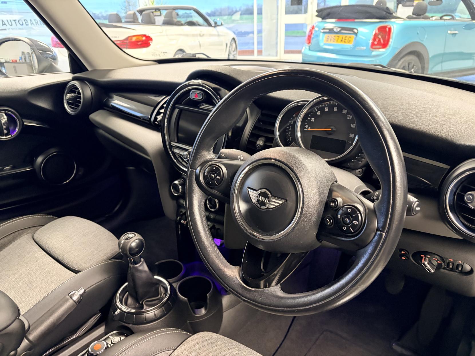 MINI Hatch 1.5 Cooper D Hatchback 3dr Diesel Manual Euro 6 (s/s) (116 ps)