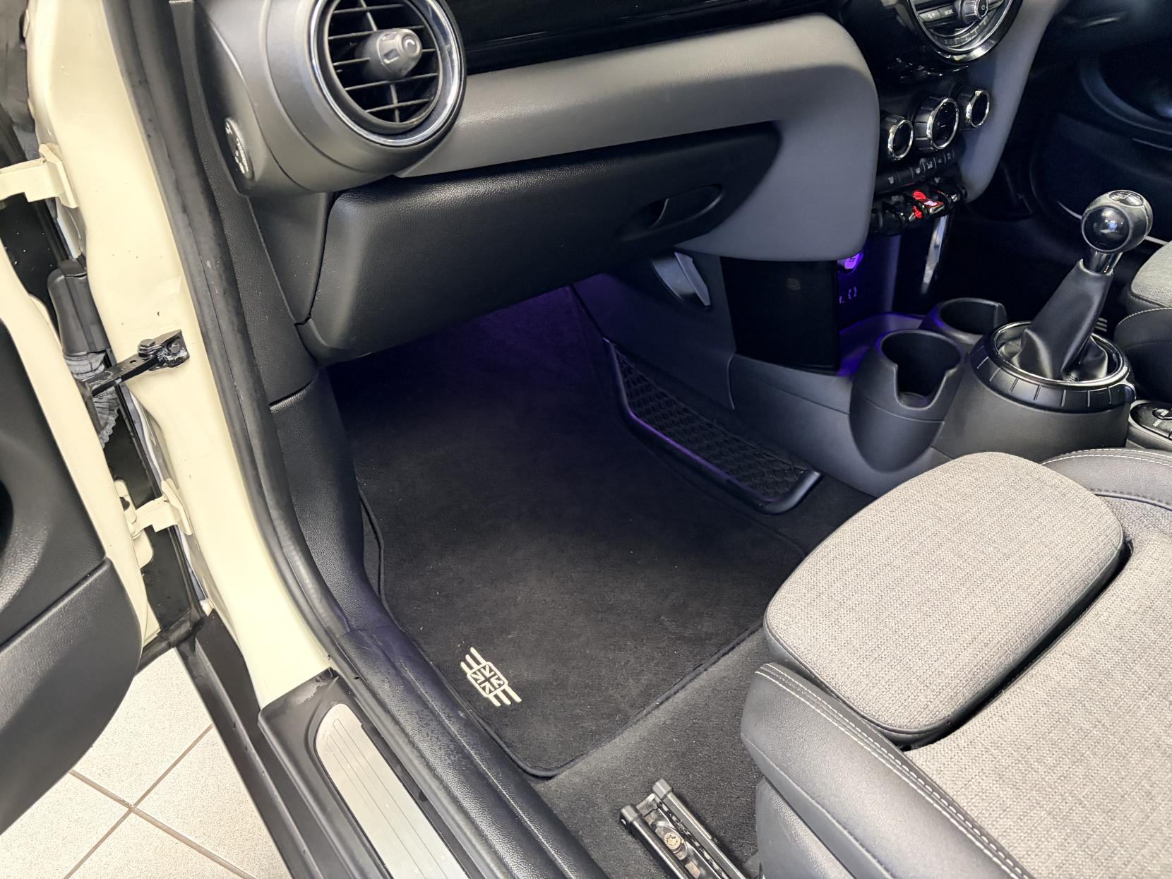 MINI Hatch 1.5 Cooper D Hatchback 3dr Diesel Manual Euro 6 (s/s) (116 ps)