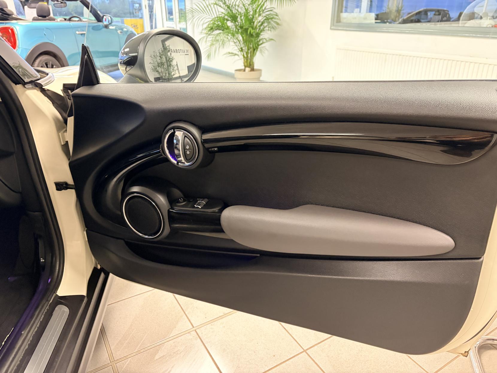 MINI Hatch 1.5 Cooper D Hatchback 3dr Diesel Manual Euro 6 (s/s) (116 ps)