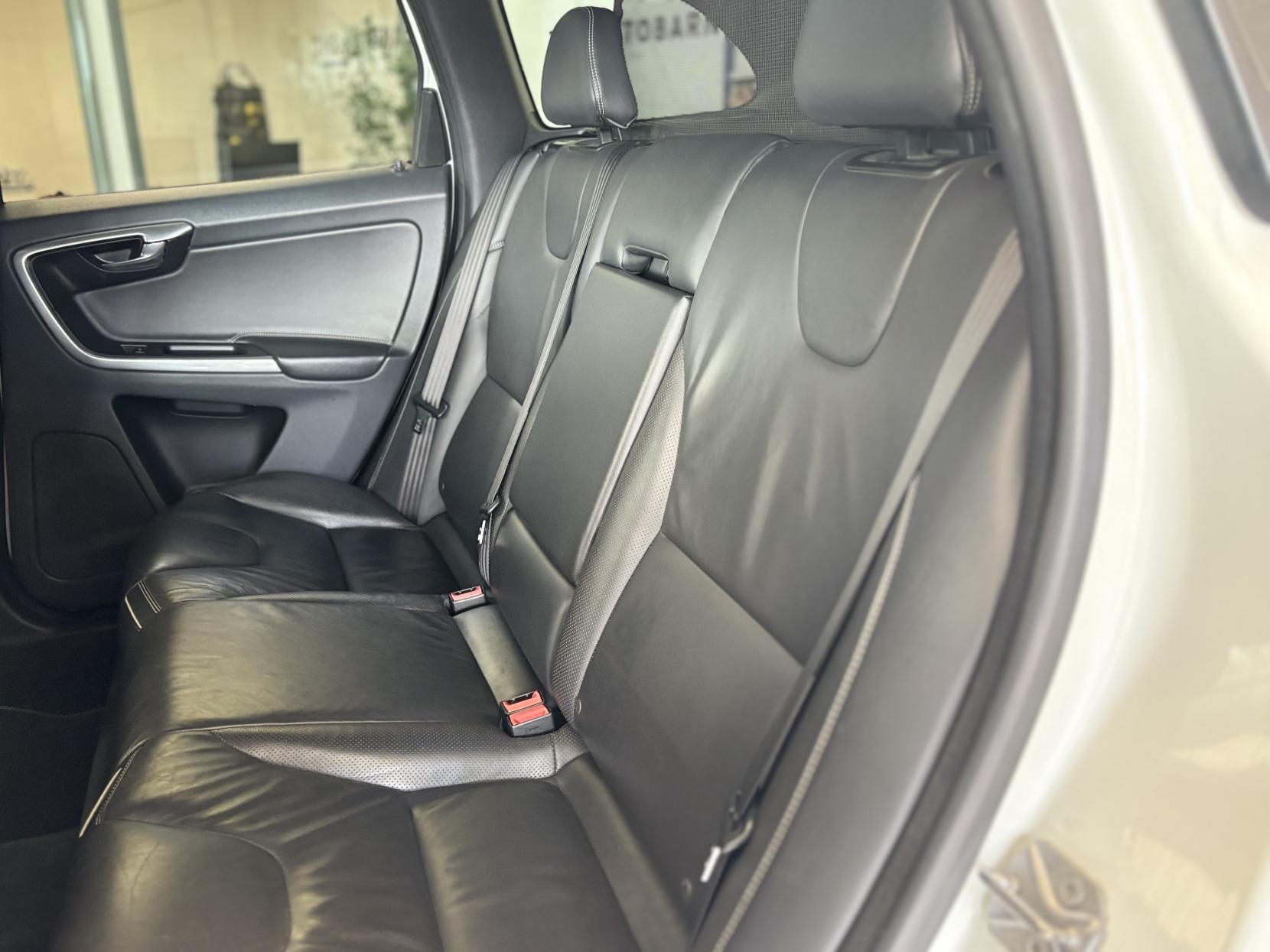 Volvo XC60 2.0 D4 R-Design Lux Nav SUV 5dr Diesel Manual Euro 6 (s/s) (190 ps)