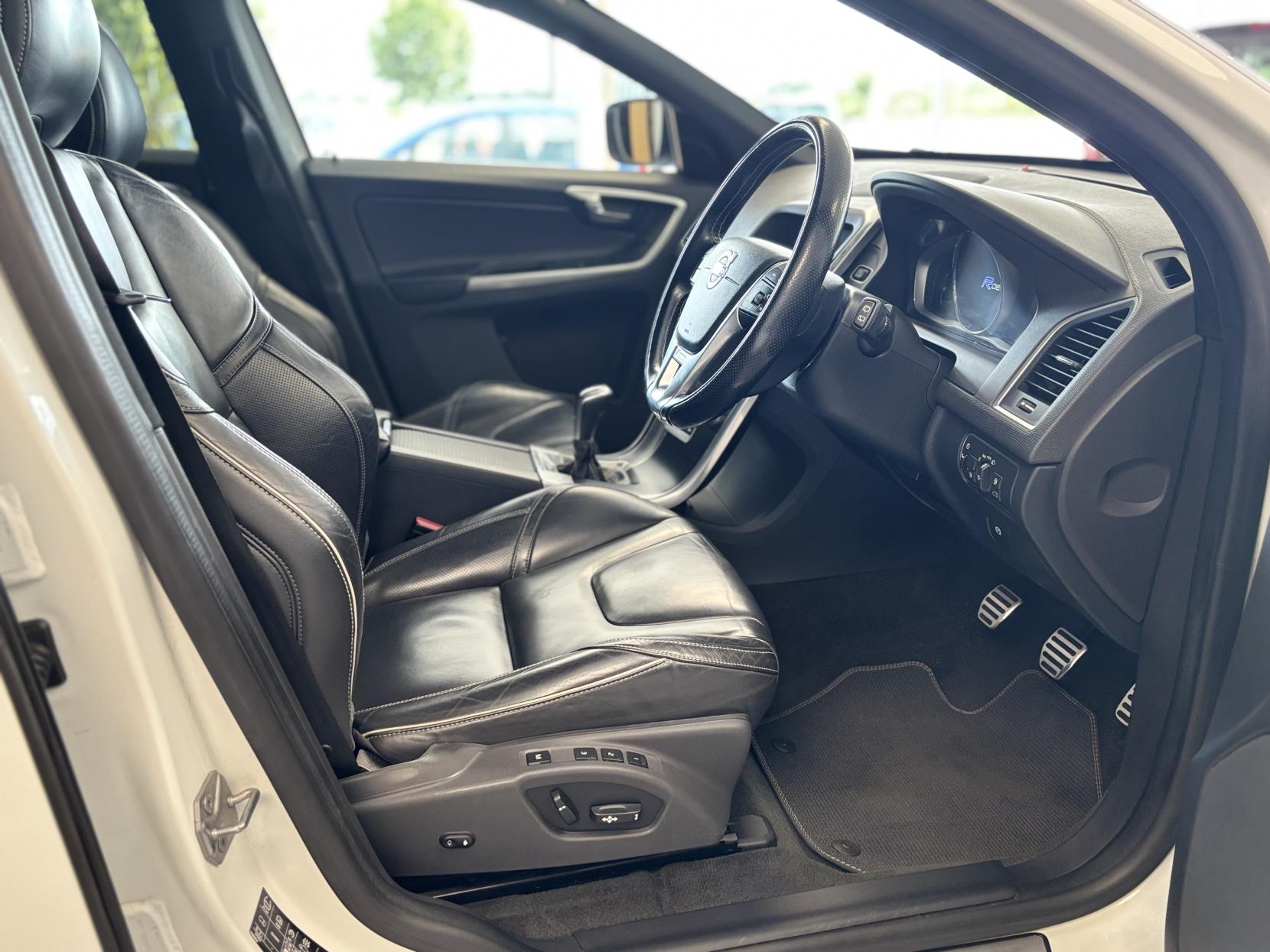 Volvo XC60 2.0 D4 R-Design Lux Nav SUV 5dr Diesel Manual Euro 6 (s/s) (190 ps)