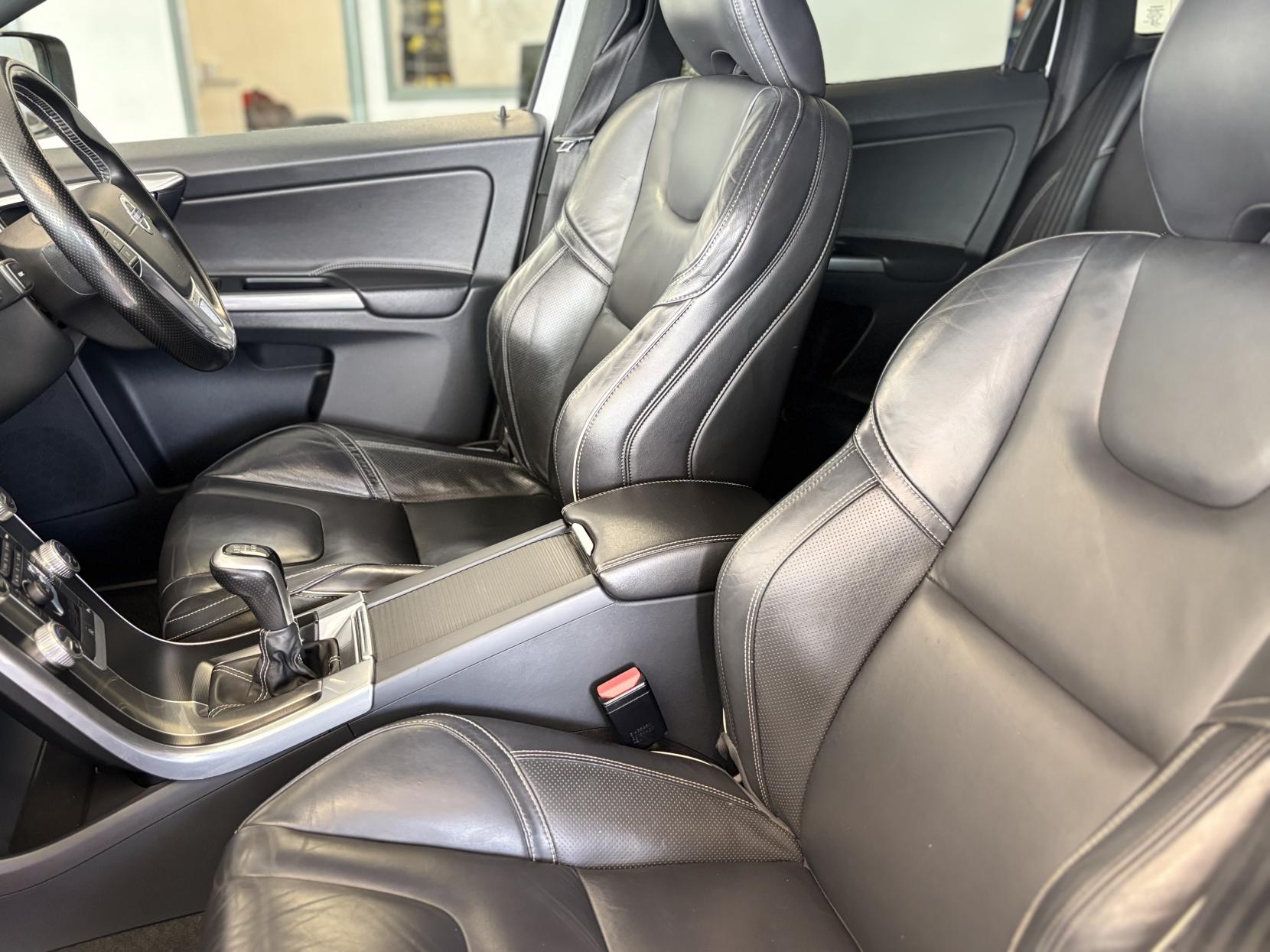 Volvo XC60 2.0 D4 R-Design Lux Nav SUV 5dr Diesel Manual Euro 6 (s/s) (190 ps)