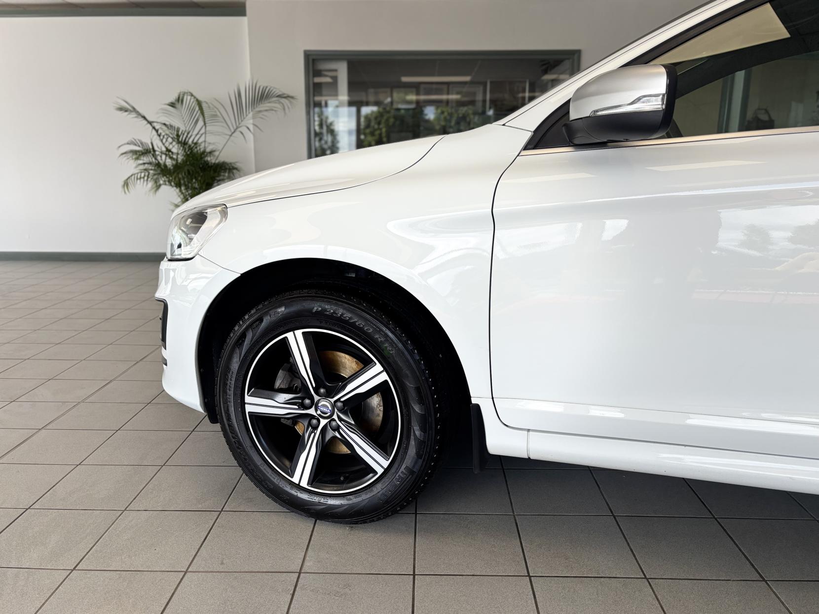 Volvo XC60 2.0 D4 R-Design Lux Nav SUV 5dr Diesel Manual Euro 6 (s/s) (190 ps)