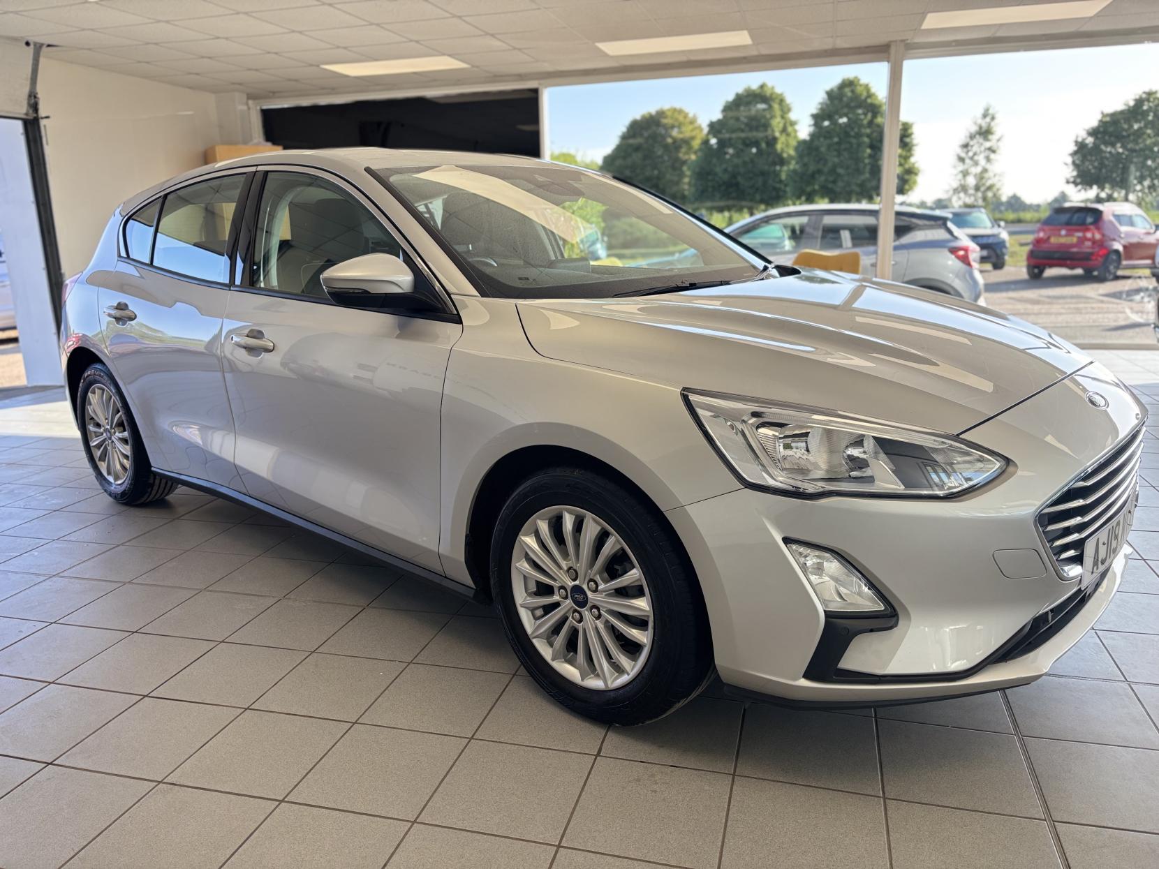Ford Focus 1.0T EcoBoost Titanium Hatchback 5dr Petrol Manual Euro 6 (s/s) (125 ps)