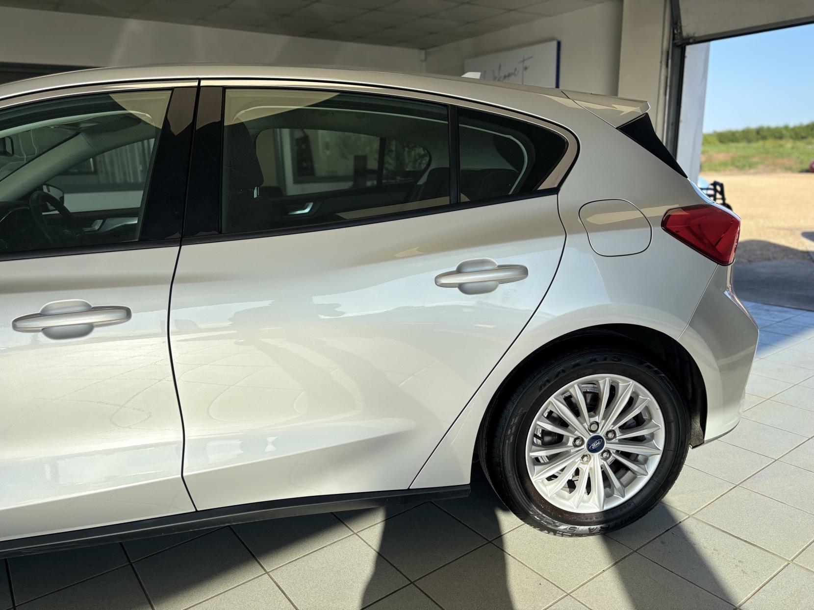 Ford Focus 1.0T EcoBoost Titanium Hatchback 5dr Petrol Manual Euro 6 (s/s) (125 ps)
