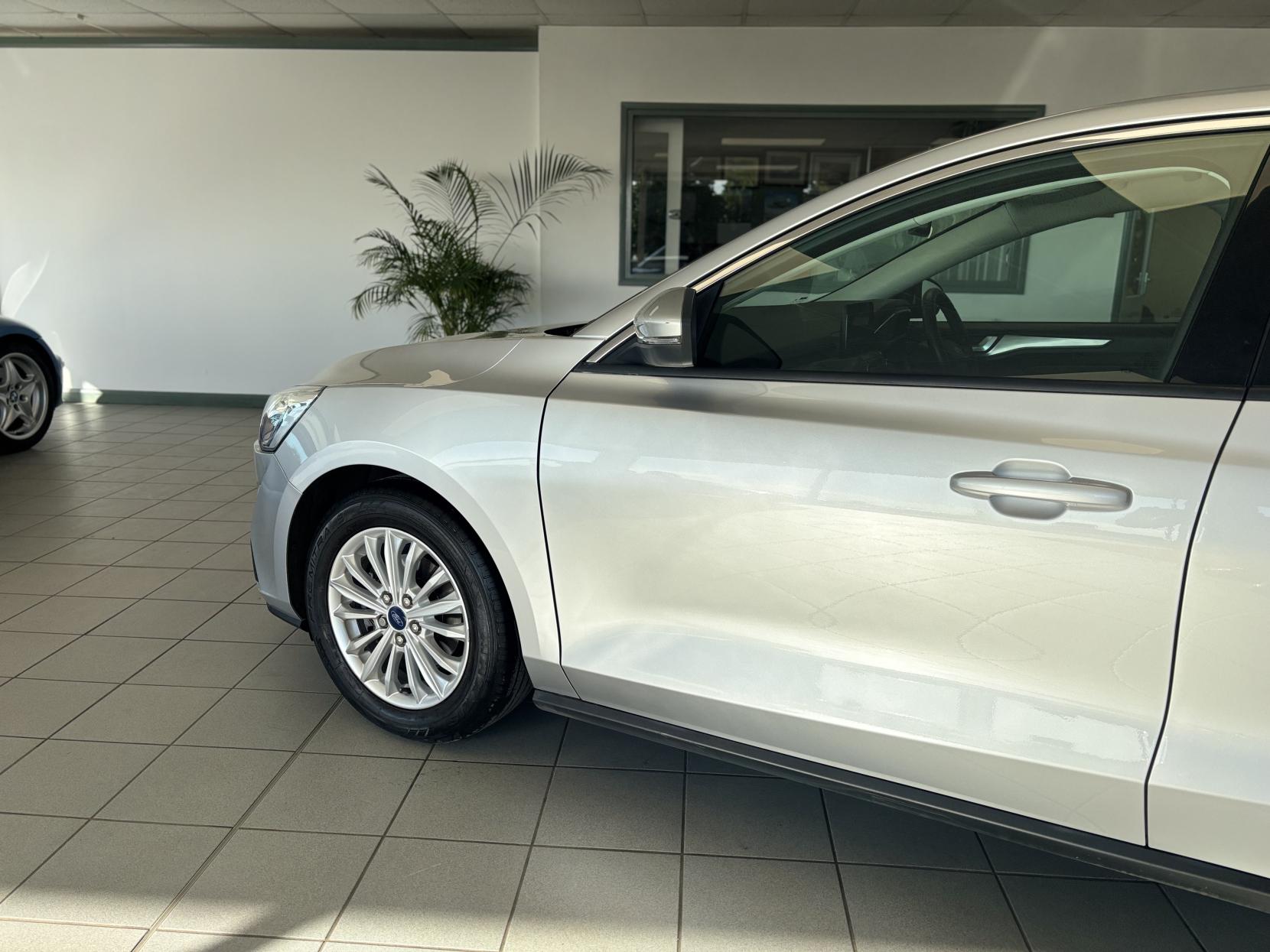 Ford Focus 1.0T EcoBoost Titanium Hatchback 5dr Petrol Manual Euro 6 (s/s) (125 ps)
