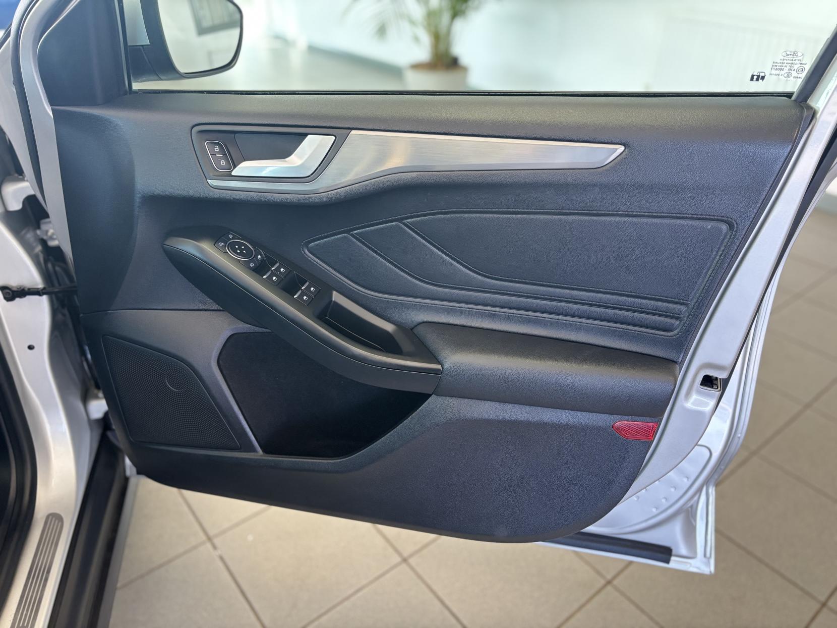 Ford Focus 1.0T EcoBoost Titanium Hatchback 5dr Petrol Manual Euro 6 (s/s) (125 ps)
