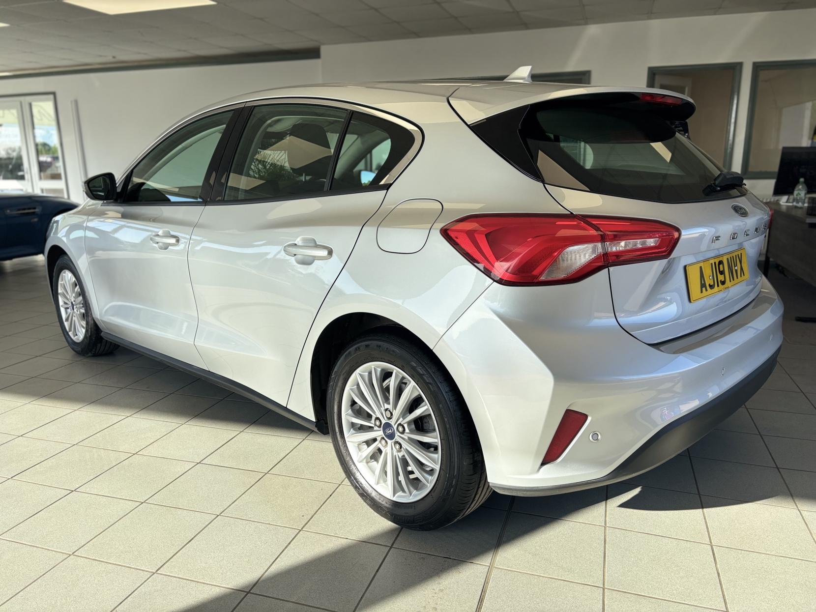 Ford Focus 1.0T EcoBoost Titanium Hatchback 5dr Petrol Manual Euro 6 (s/s) (125 ps)