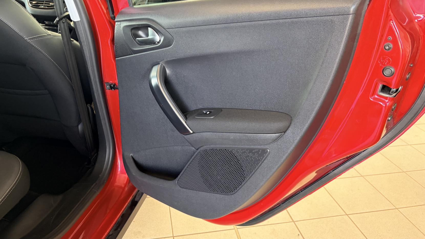 Peugeot 2008 1.2 PureTech Allure SUV 5dr Petrol Manual Euro 6 (s/s) (110 ps)