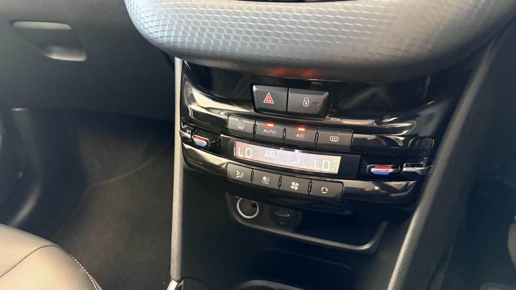 Peugeot 2008 1.2 PureTech Allure SUV 5dr Petrol Manual Euro 6 (s/s) (110 ps)