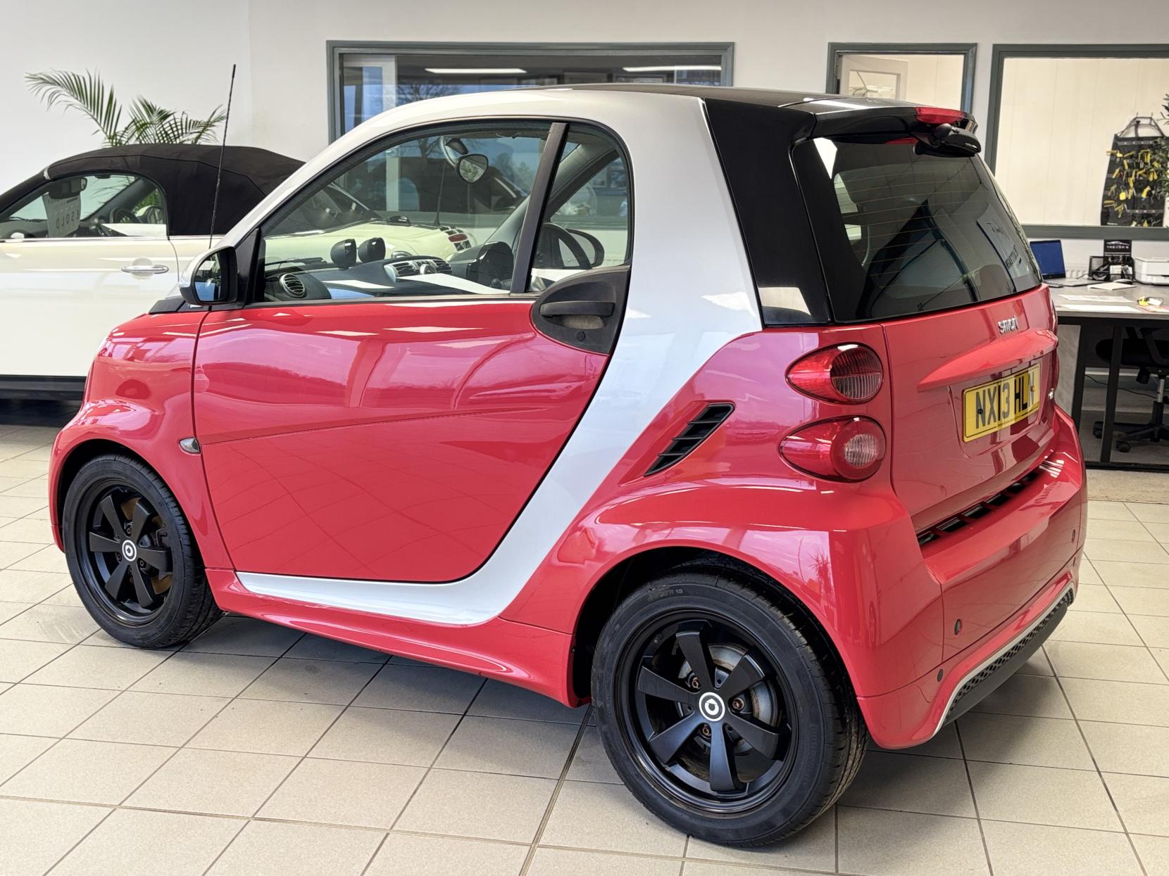 Smart fortwo 0.8 CDI Passion Coupe 2dr Diesel SoftTouch Euro 5 (54 bhp)