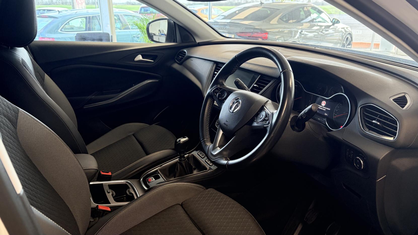 Vauxhall Grandland X 1.2 Turbo Griffin SUV 5dr Petrol Manual Euro 6 (s/s) (130 ps)