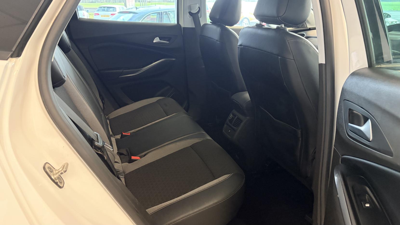 Vauxhall Grandland X 1.2 Turbo Griffin SUV 5dr Petrol Manual Euro 6 (s/s) (130 ps)