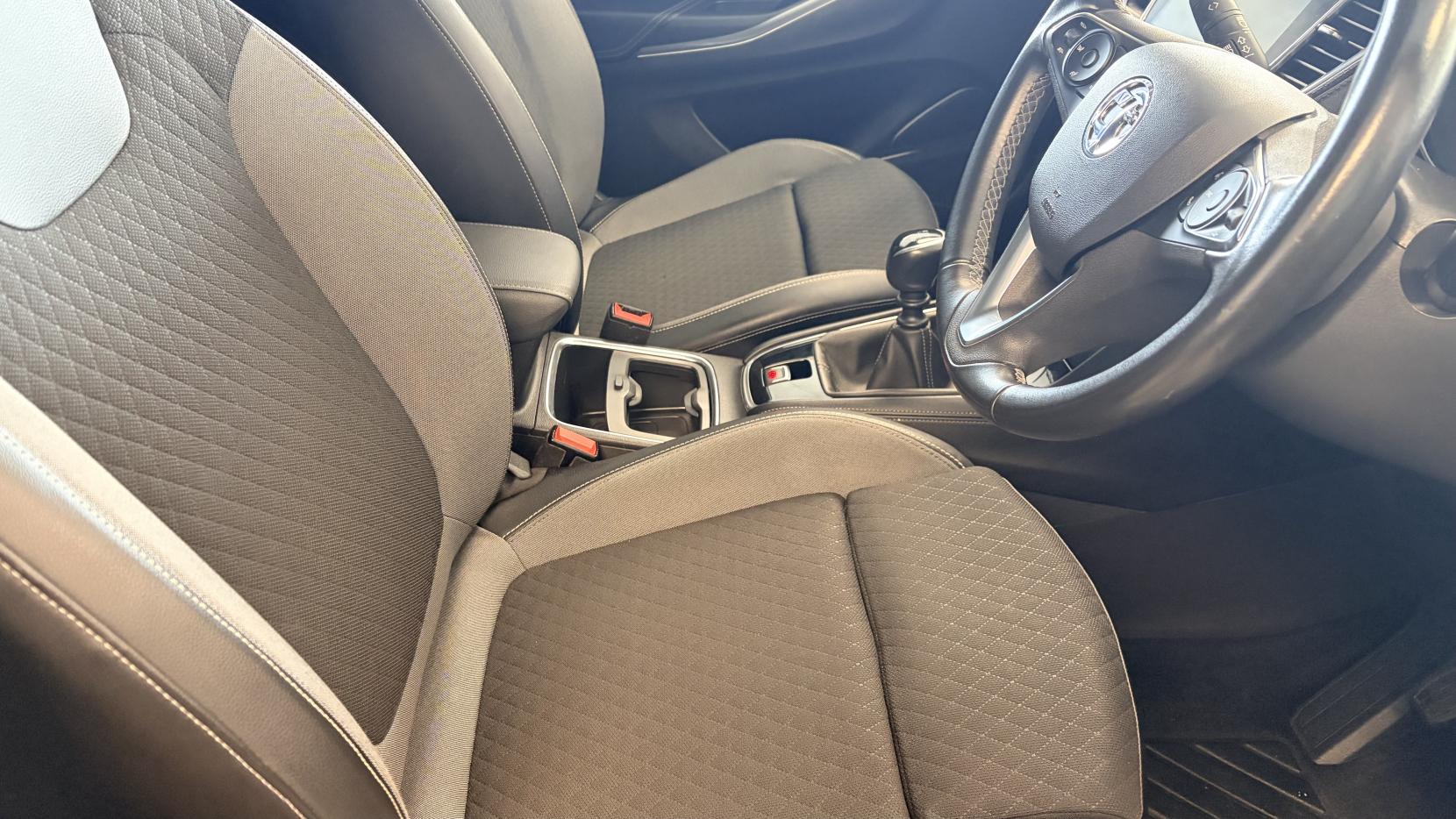 Vauxhall Grandland X 1.2 Turbo Griffin SUV 5dr Petrol Manual Euro 6 (s/s) (130 ps)