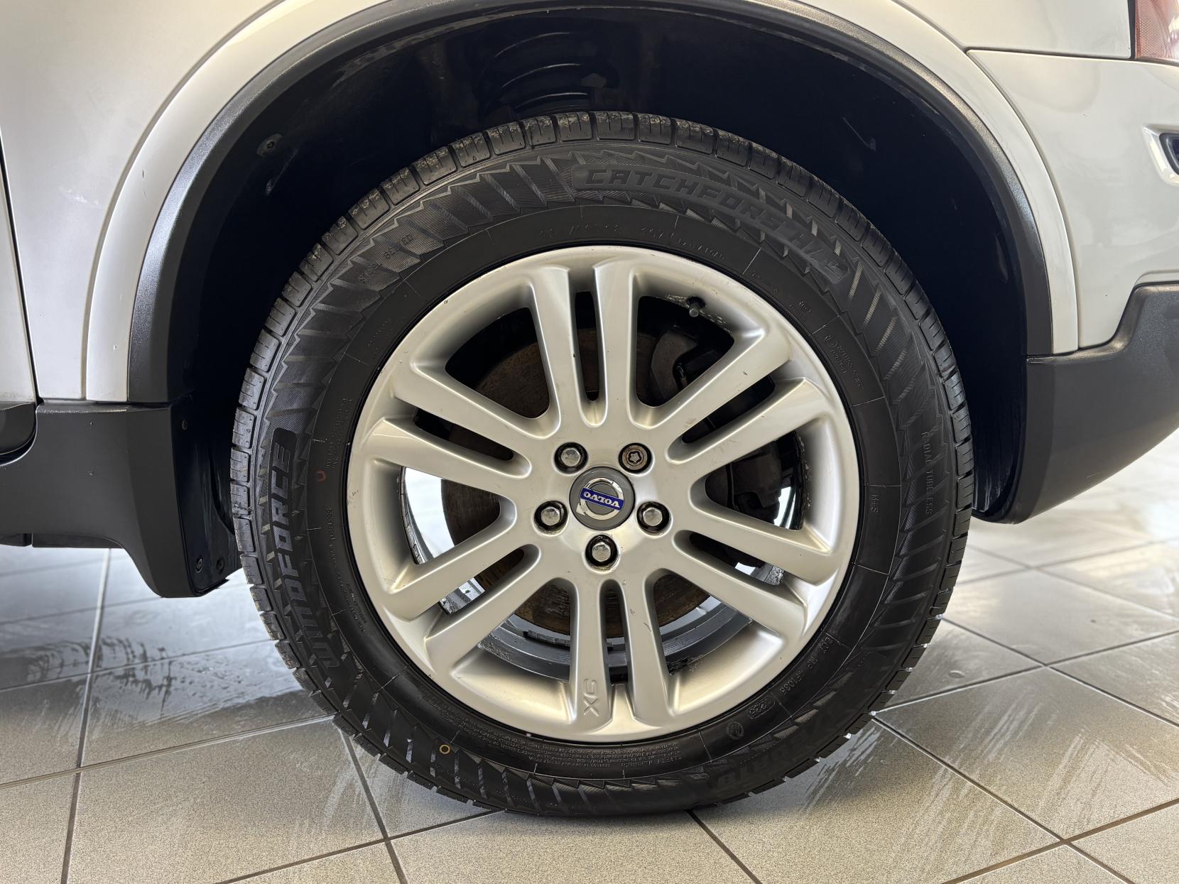 Volvo XC90 2.4 D5 SE SUV 5dr Diesel Geartronic AWD (224 g/km, 182 bhp)