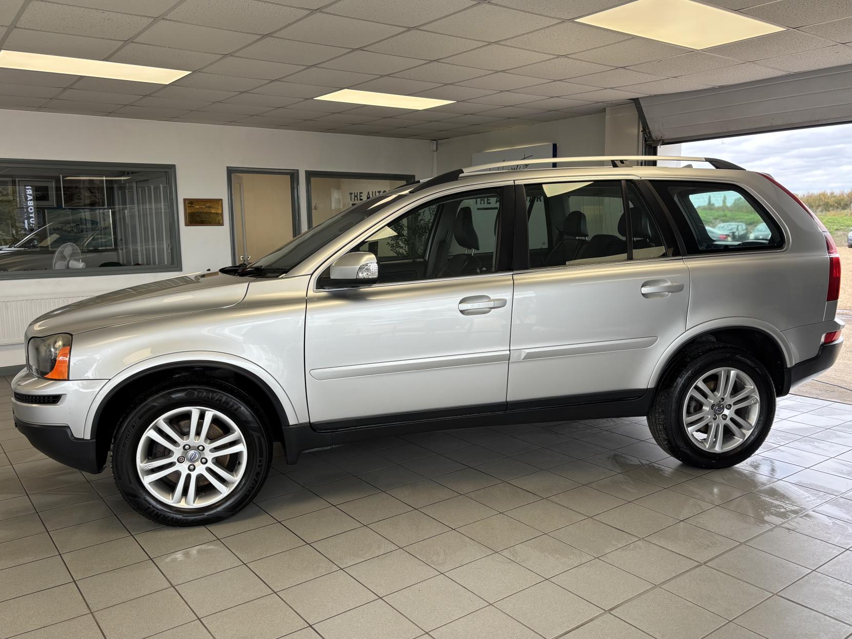 Volvo XC90 2.4 D5 SE SUV 5dr Diesel Geartronic AWD (224 g/km, 182 bhp)
