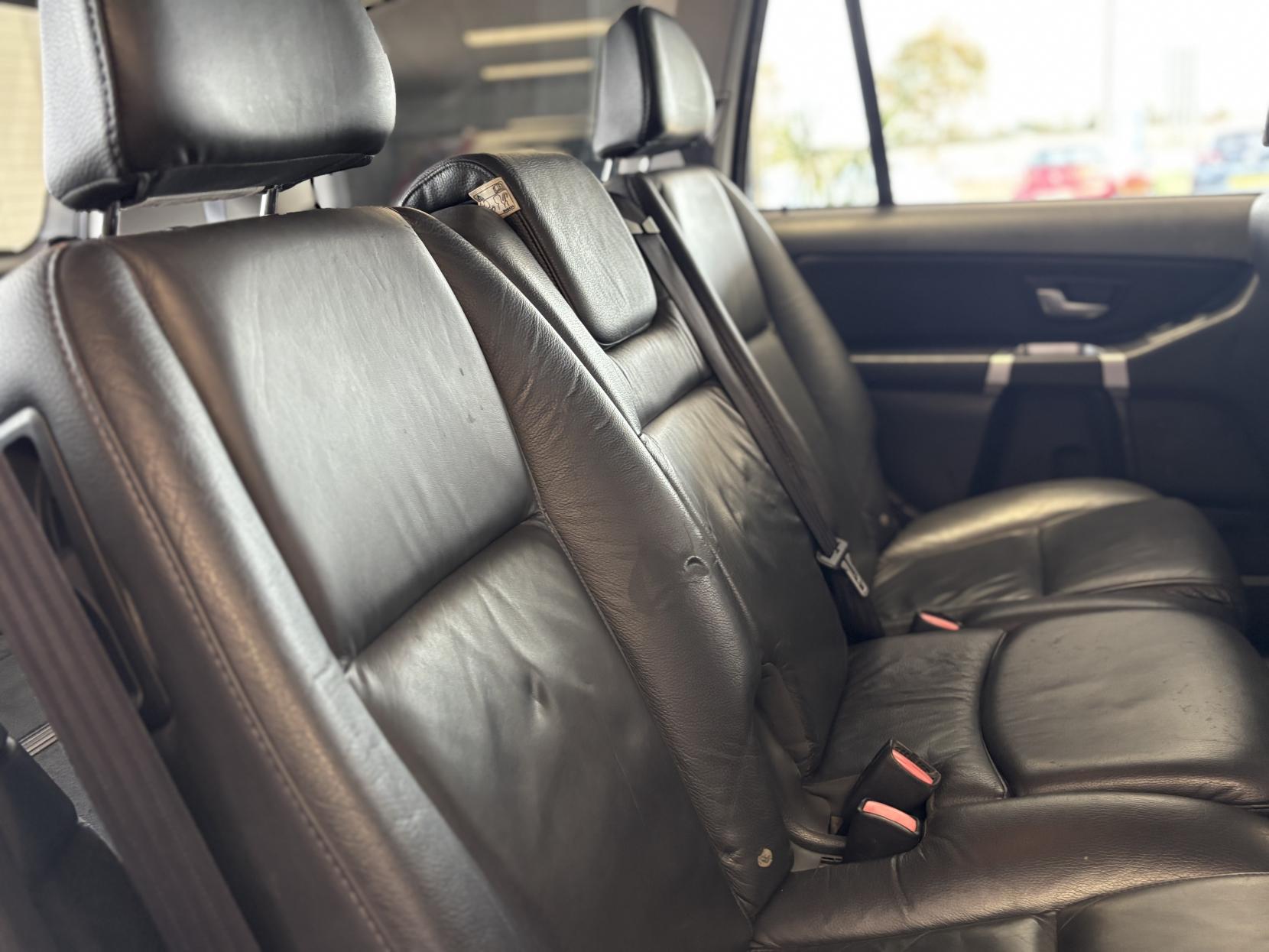Volvo XC90 2.4 D5 SE SUV 5dr Diesel Geartronic AWD (224 g/km, 182 bhp)
