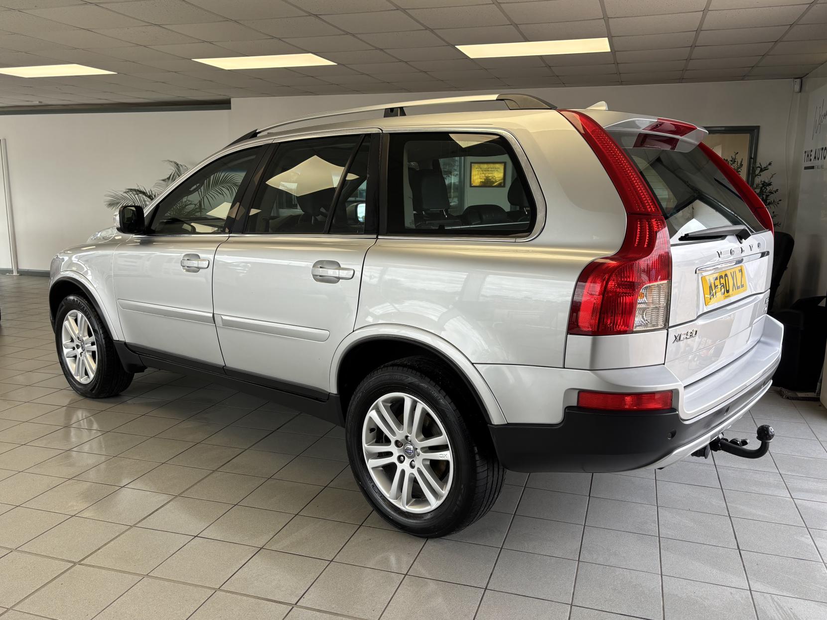 Volvo XC90 2.4 D5 SE SUV 5dr Diesel Geartronic AWD (224 g/km, 182 bhp)