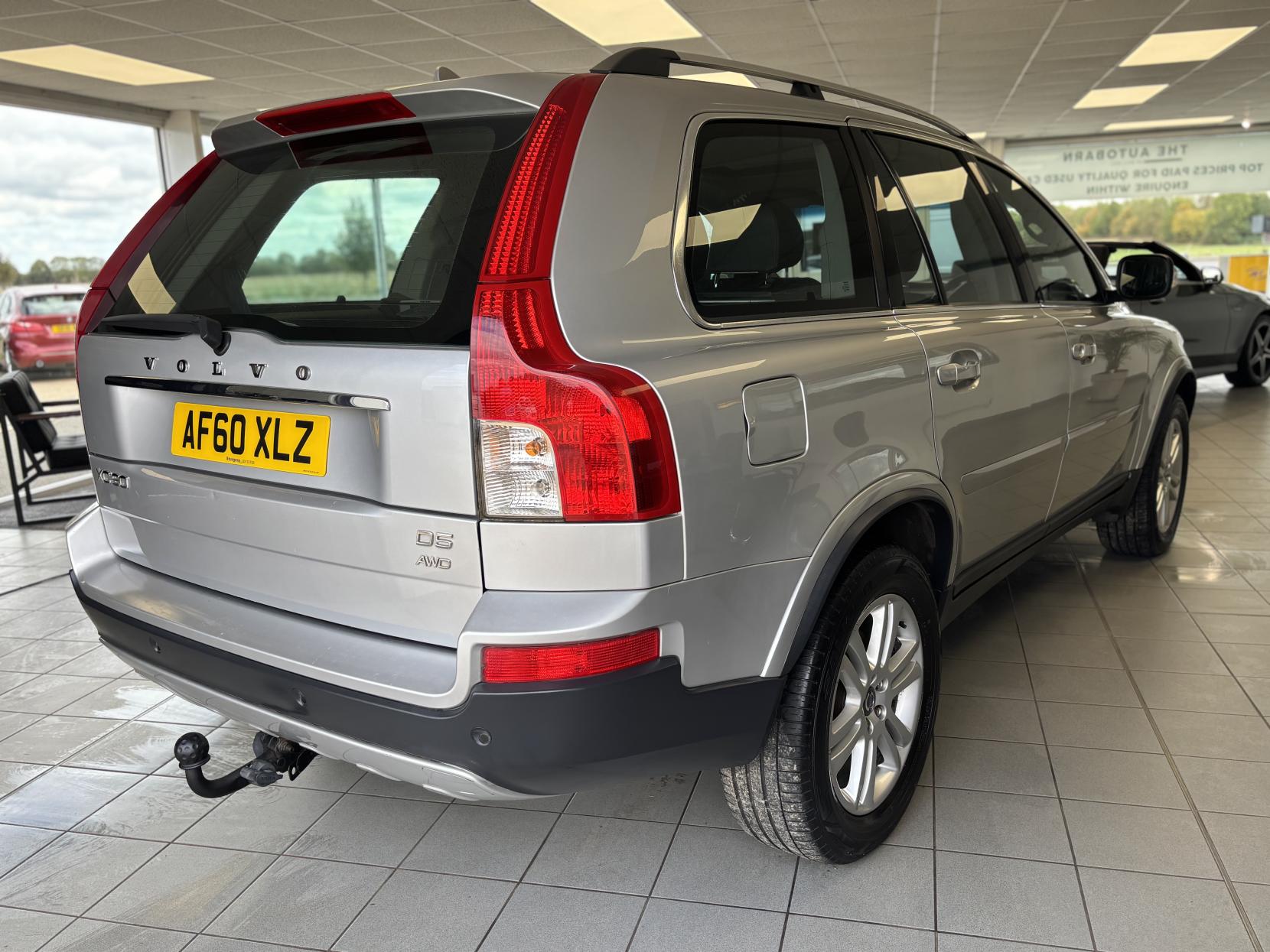 Volvo XC90 2.4 D5 SE SUV 5dr Diesel Geartronic AWD (224 g/km, 182 bhp)