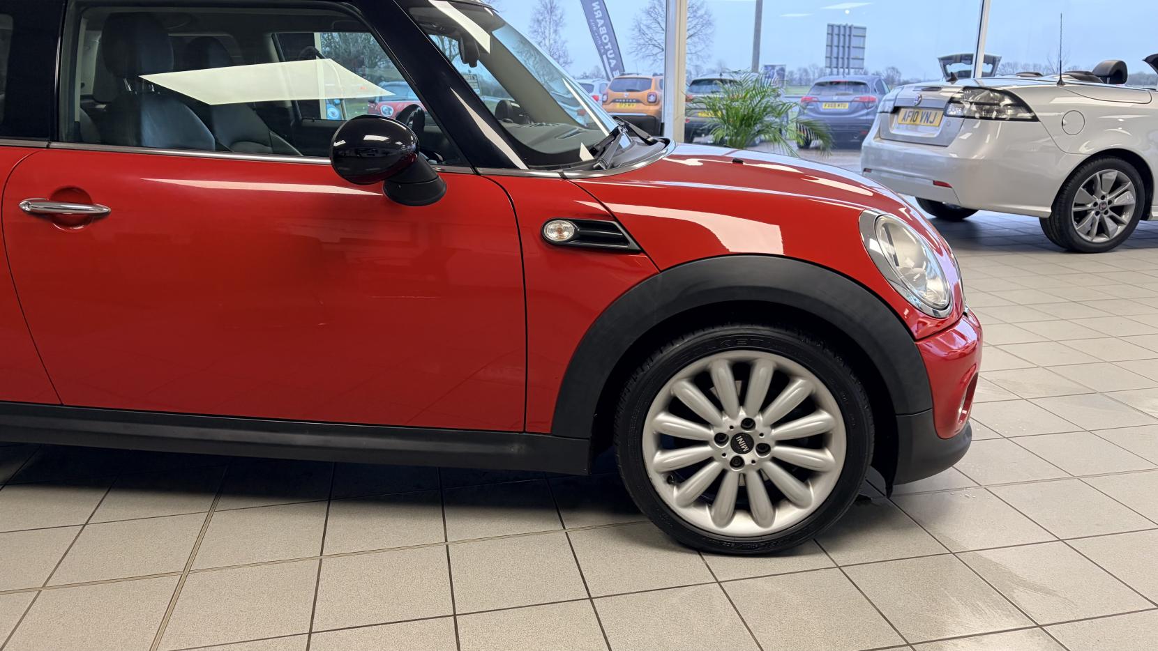 MINI Hatch 1.6 Cooper D Hatchback 3dr Diesel Manual Euro 5 (s/s) (112 ps)