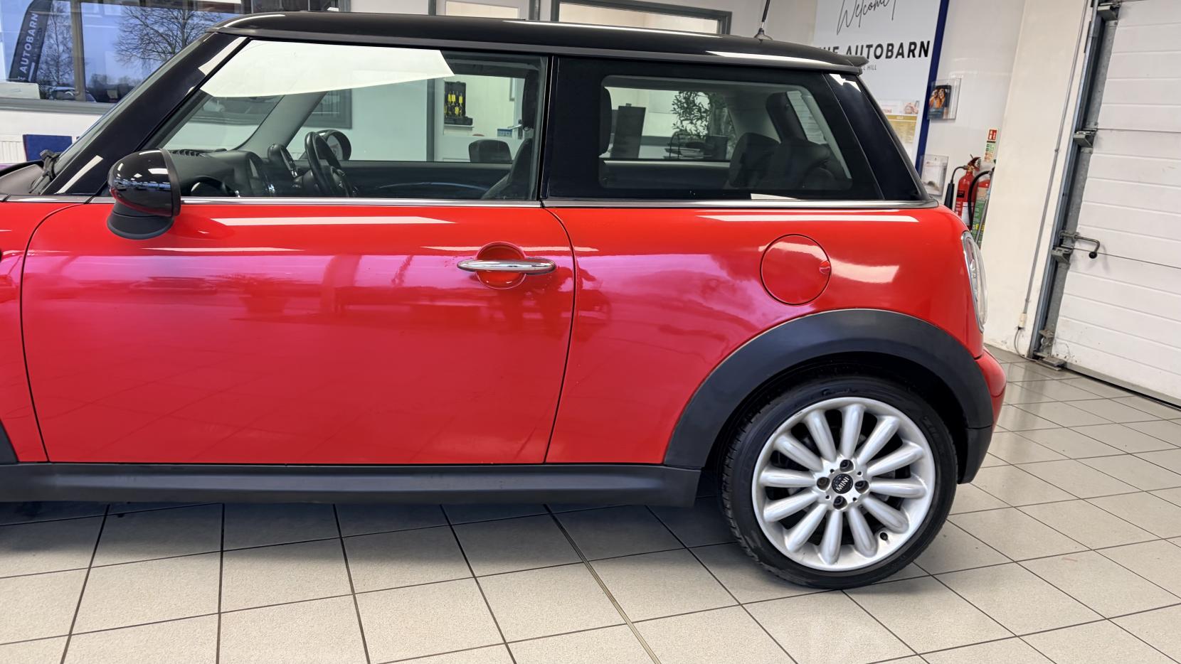 MINI Hatch 1.6 Cooper D Hatchback 3dr Diesel Manual Euro 5 (s/s) (112 ps)