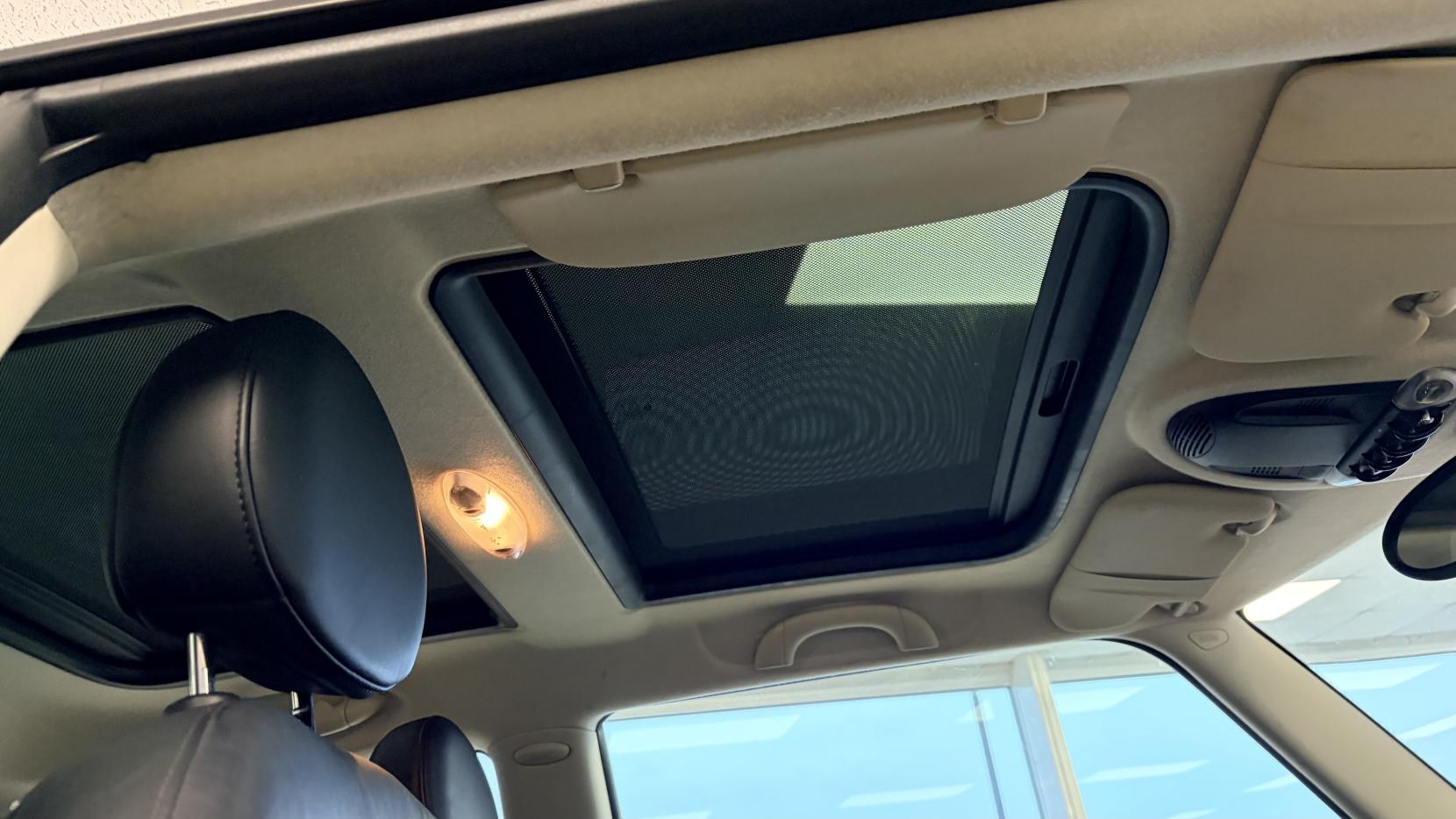 MINI Hatch 1.6 Cooper D Hatchback 3dr Diesel Manual Euro 5 (s/s) (112 ps)