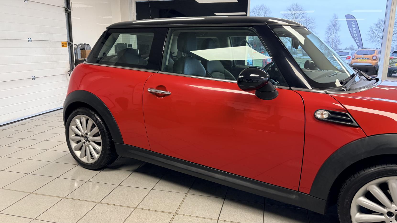 MINI Hatch 1.6 Cooper D Hatchback 3dr Diesel Manual Euro 5 (s/s) (112 ps)