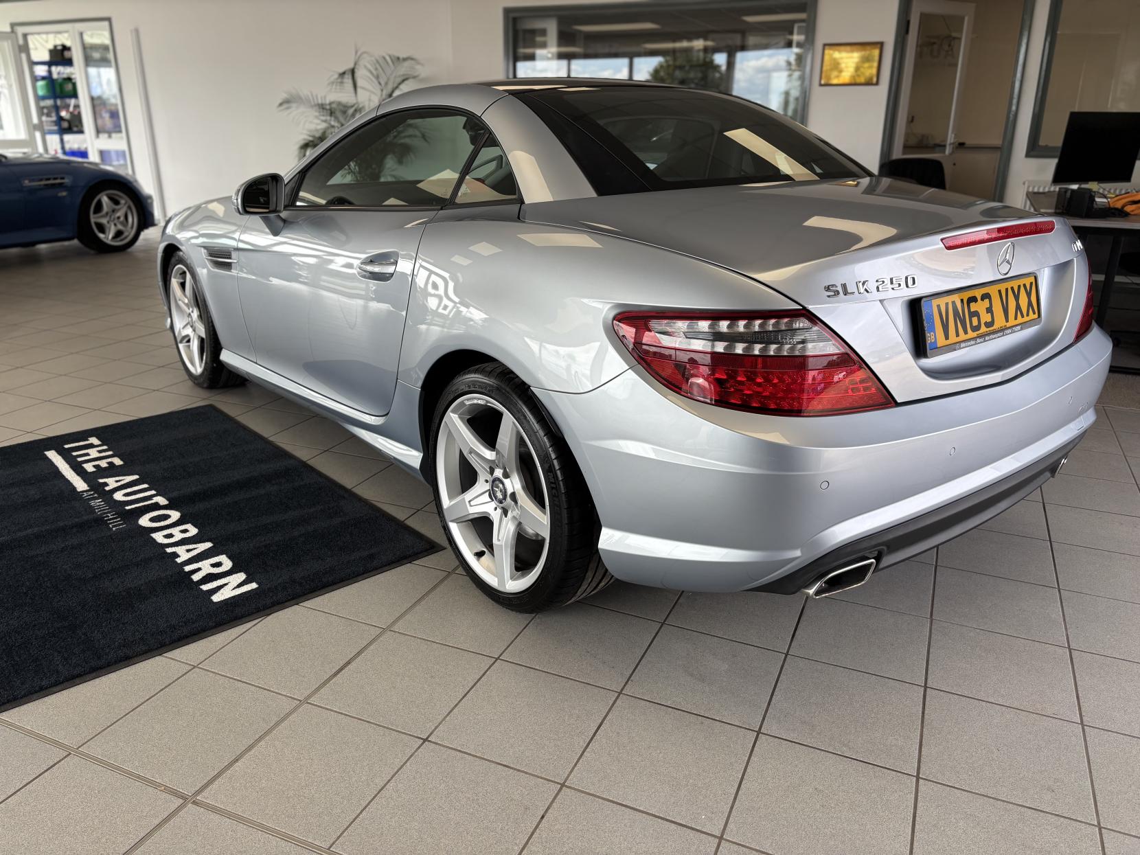Mercedes-Benz SLK 2.1 SLK250 CDI AMG Sport Convertible 2dr Diesel G-Tronic+ Euro 5 (s/s) (204 ps)