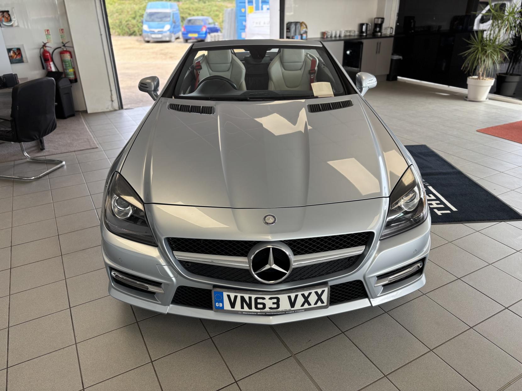 Mercedes-Benz SLK 2.1 SLK250 CDI AMG Sport Convertible 2dr Diesel G-Tronic+ Euro 5 (s/s) (204 ps)