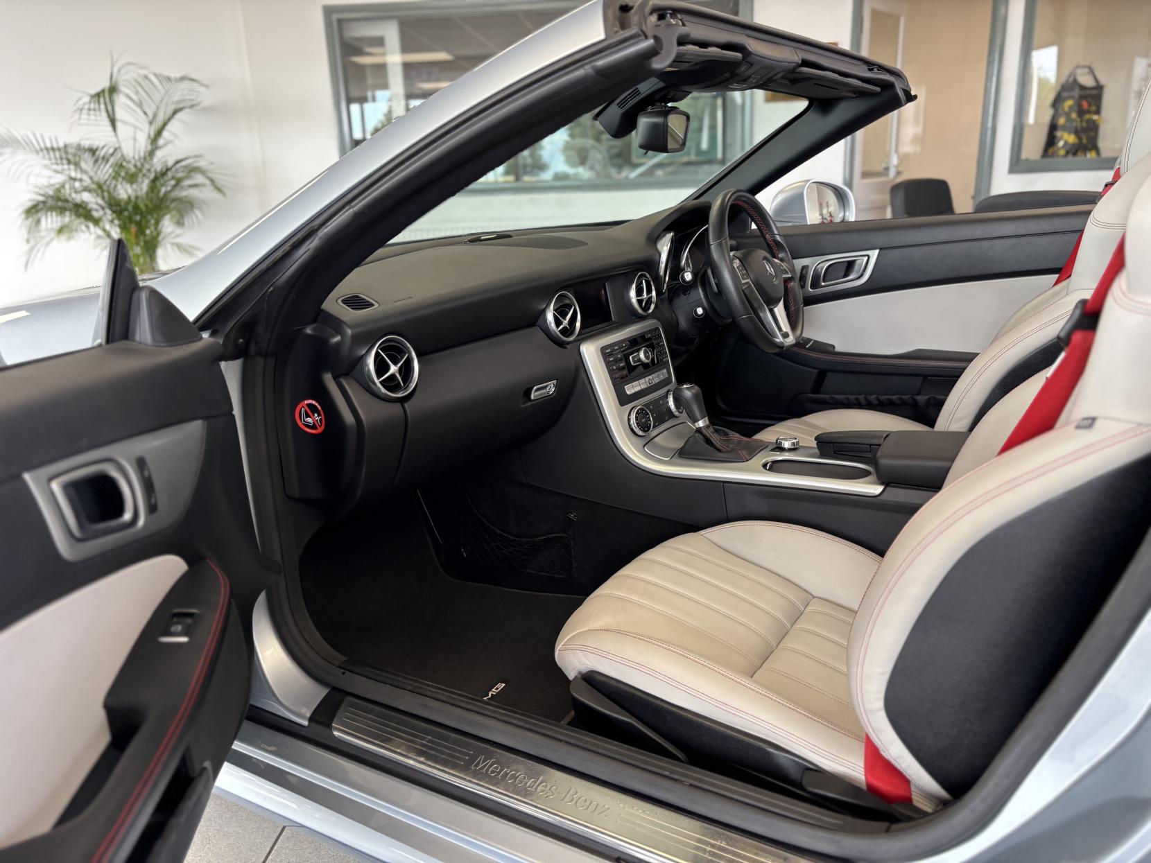 Mercedes-Benz SLK 2.1 SLK250 CDI AMG Sport Convertible 2dr Diesel G-Tronic+ Euro 5 (s/s) (204 ps)
