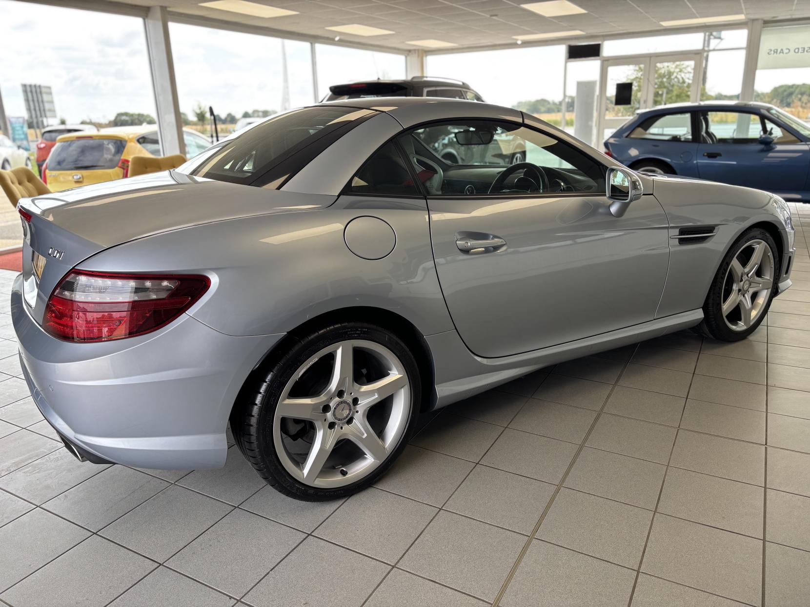 Mercedes-Benz SLK 2.1 SLK250 CDI AMG Sport Convertible 2dr Diesel G-Tronic+ Euro 5 (s/s) (204 ps)