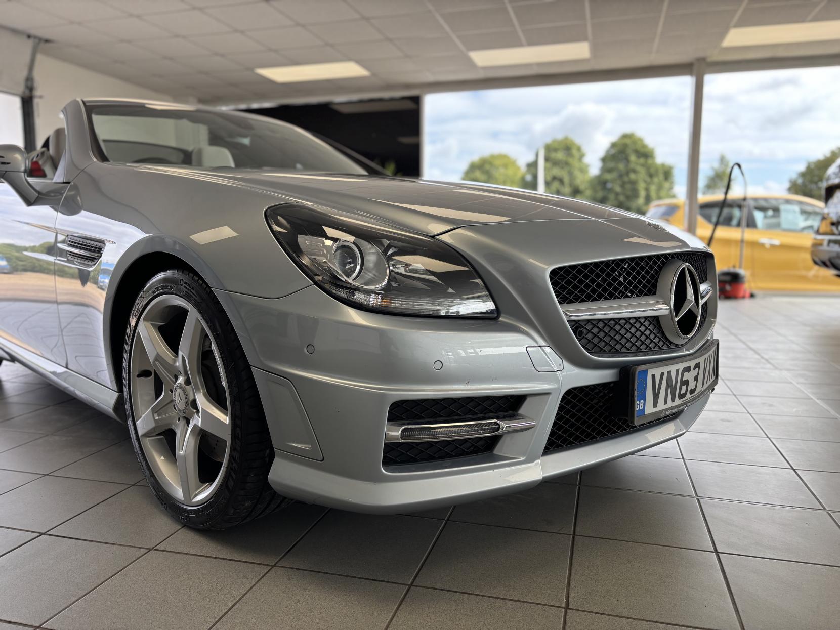 Mercedes-Benz SLK 2.1 SLK250 CDI AMG Sport Convertible 2dr Diesel G-Tronic+ Euro 5 (s/s) (204 ps)