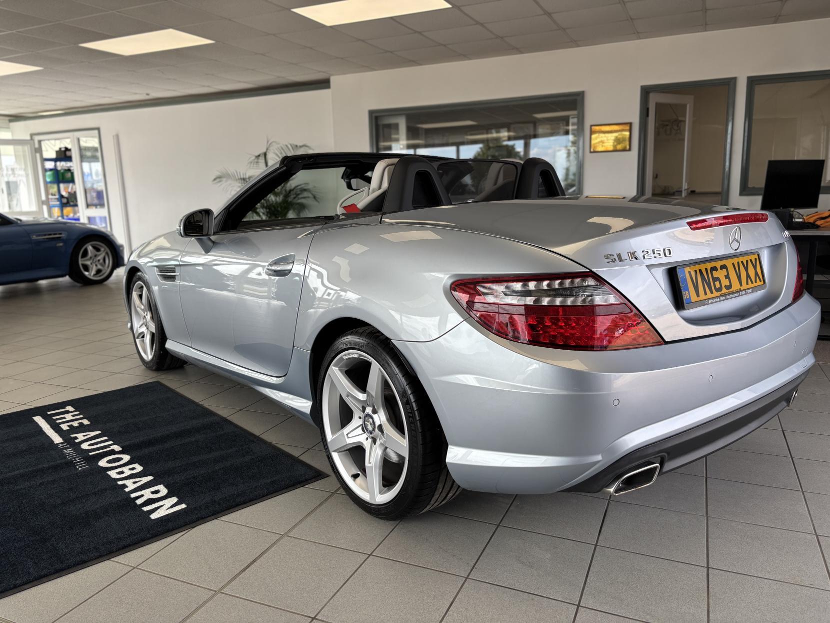 Mercedes-Benz SLK 2.1 SLK250 CDI AMG Sport Convertible 2dr Diesel G-Tronic+ Euro 5 (s/s) (204 ps)