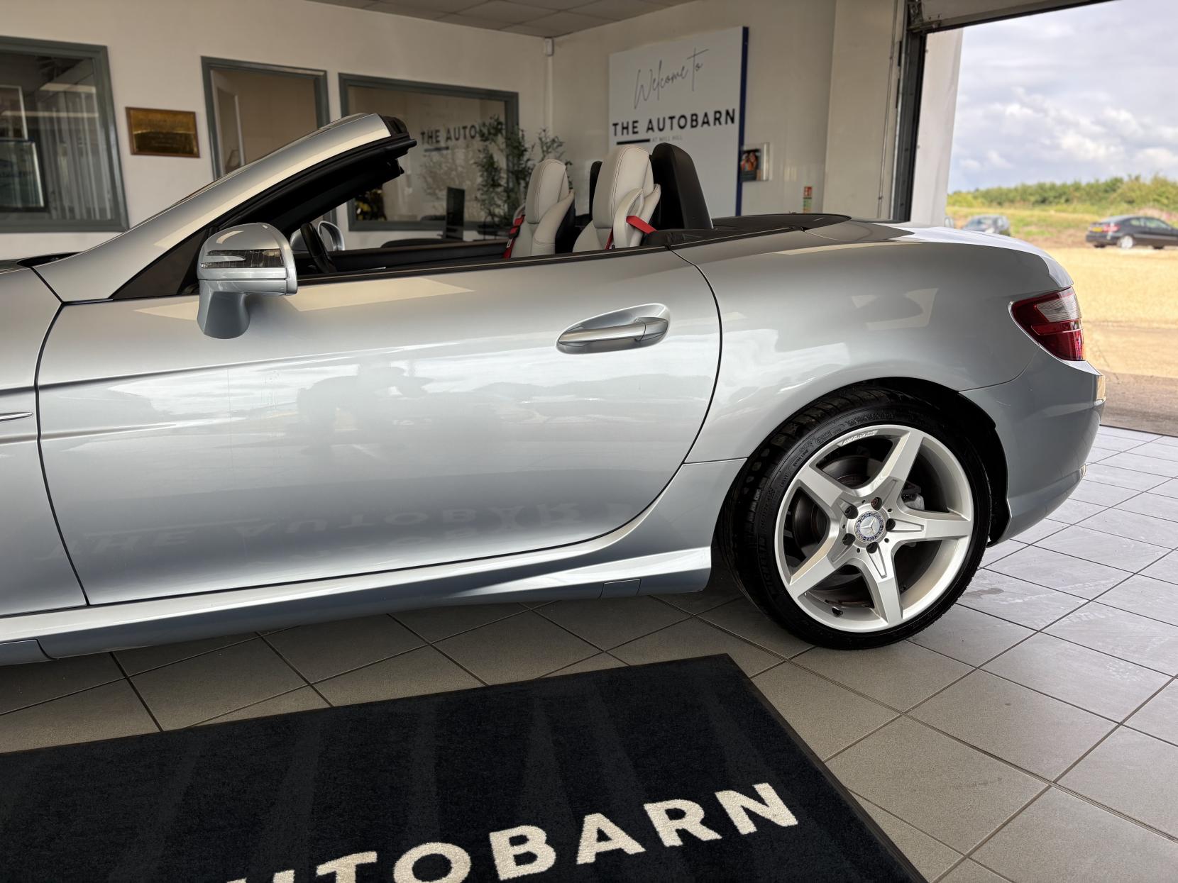 Mercedes-Benz SLK 2.1 SLK250 CDI AMG Sport Convertible 2dr Diesel G-Tronic+ Euro 5 (s/s) (204 ps)