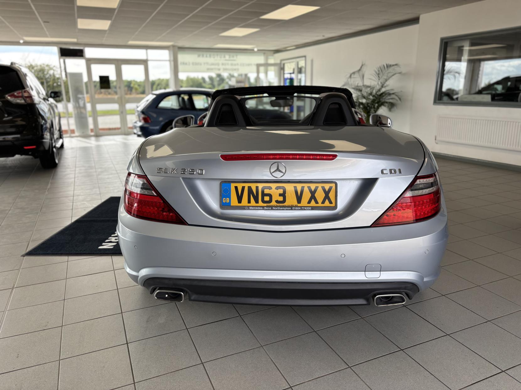 Mercedes-Benz SLK 2.1 SLK250 CDI AMG Sport Convertible 2dr Diesel G-Tronic+ Euro 5 (s/s) (204 ps)