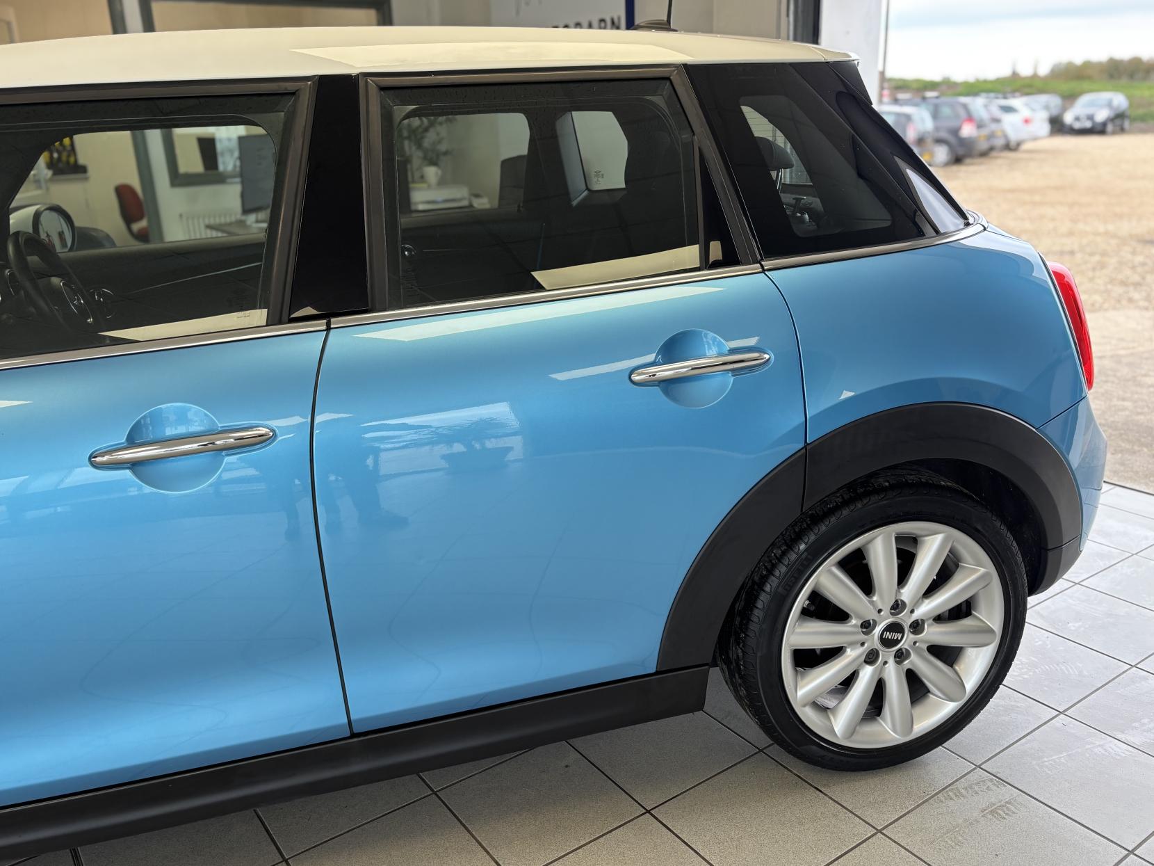 MINI Hatch 1.5 Cooper Hatchback 5dr Petrol Manual Euro 6 (s/s) (136 ps)