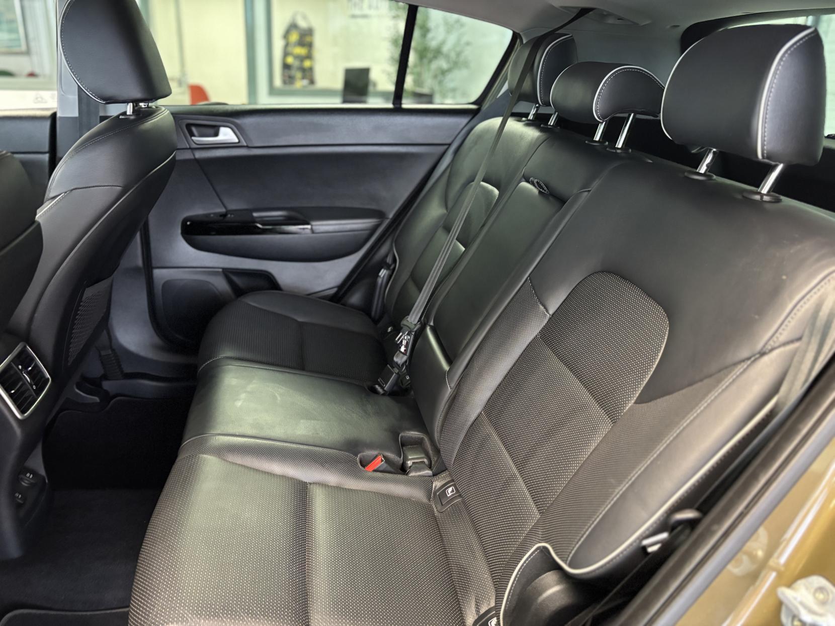 Kia Sportage 2.0 CRDi KX-4 SUV 5dr Diesel Manual AWD Euro 6 (182 bhp)