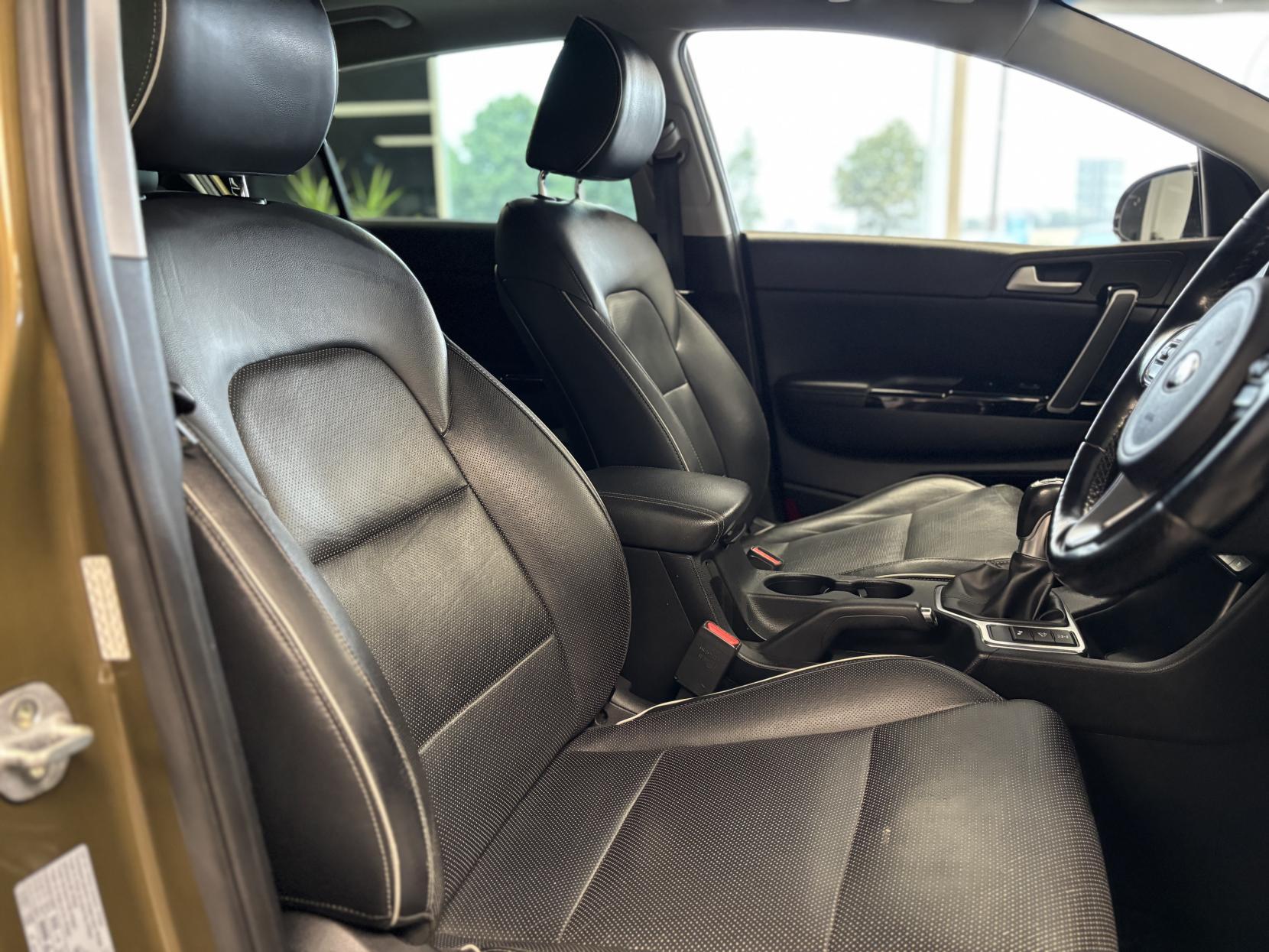 Kia Sportage 2.0 CRDi KX-4 SUV 5dr Diesel Manual AWD Euro 6 (182 bhp)