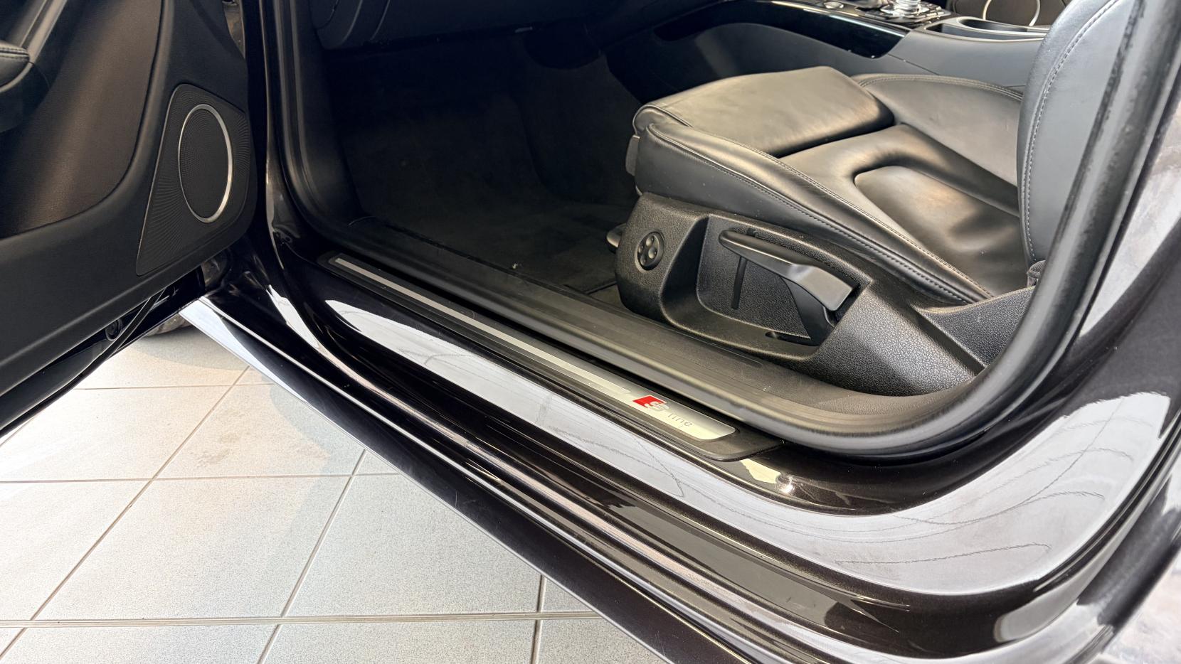 Audi A5 3.0 TDI V6 Black Edition Coupe 2dr Diesel Multitronic Euro 5 (s/s) (204 ps)